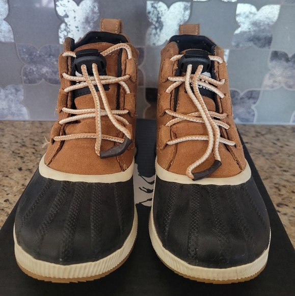 Youth sorel Waterproof boot sz4 - Picture 6 of 9